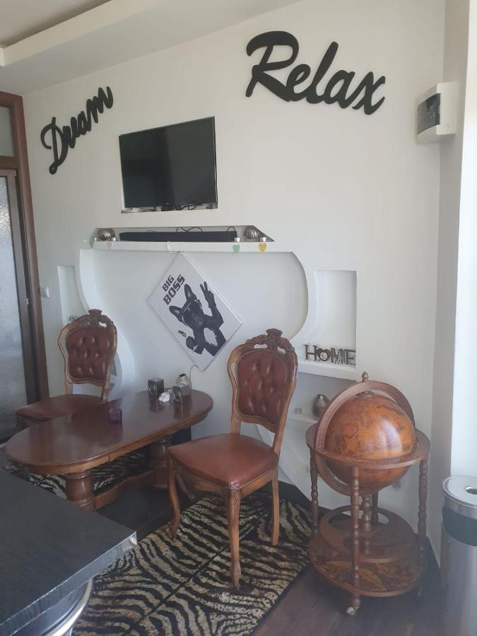 Relax Haus Hotel Hunedoara Exterior foto