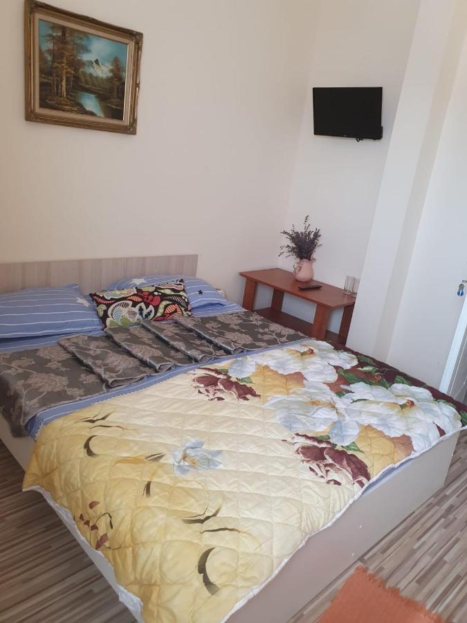 Relax Haus Hotel Hunedoara Exterior foto