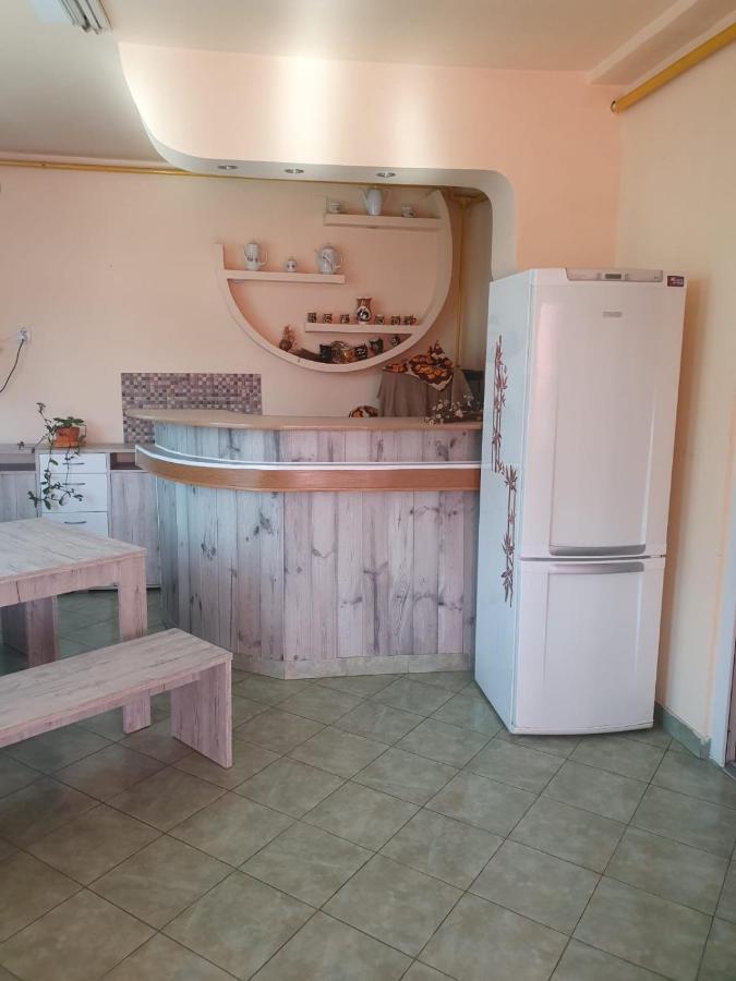 Relax Haus Hotel Hunedoara Exterior foto
